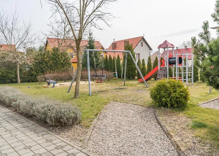 Piamola Turkusowa, Bezplatne Solarium شقة