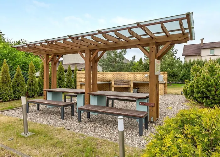 Piamola Turkusowa, Bezplatne Solarium شقة